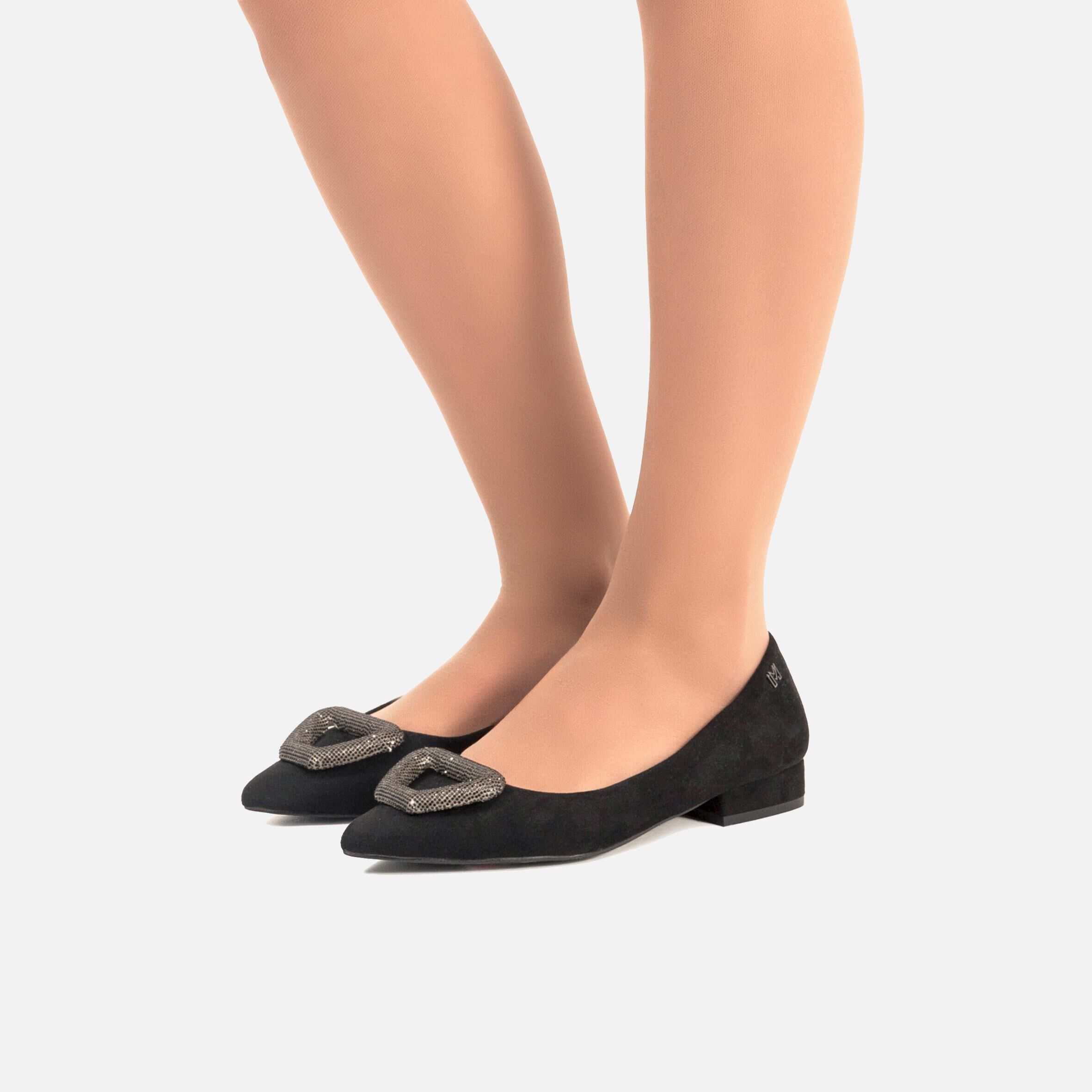 Chaussure plate noir femme 2025